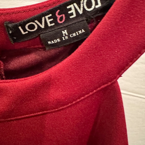 Love & Love Maroon Dark Red Mini Dress Size Medium Cut Out Side - Picture 3 of 5